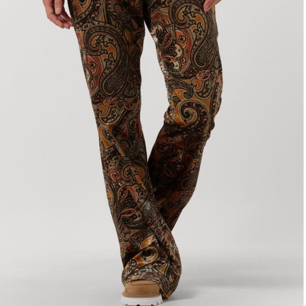 Multi Summum Flared Broek Trousers Paisley Velvet